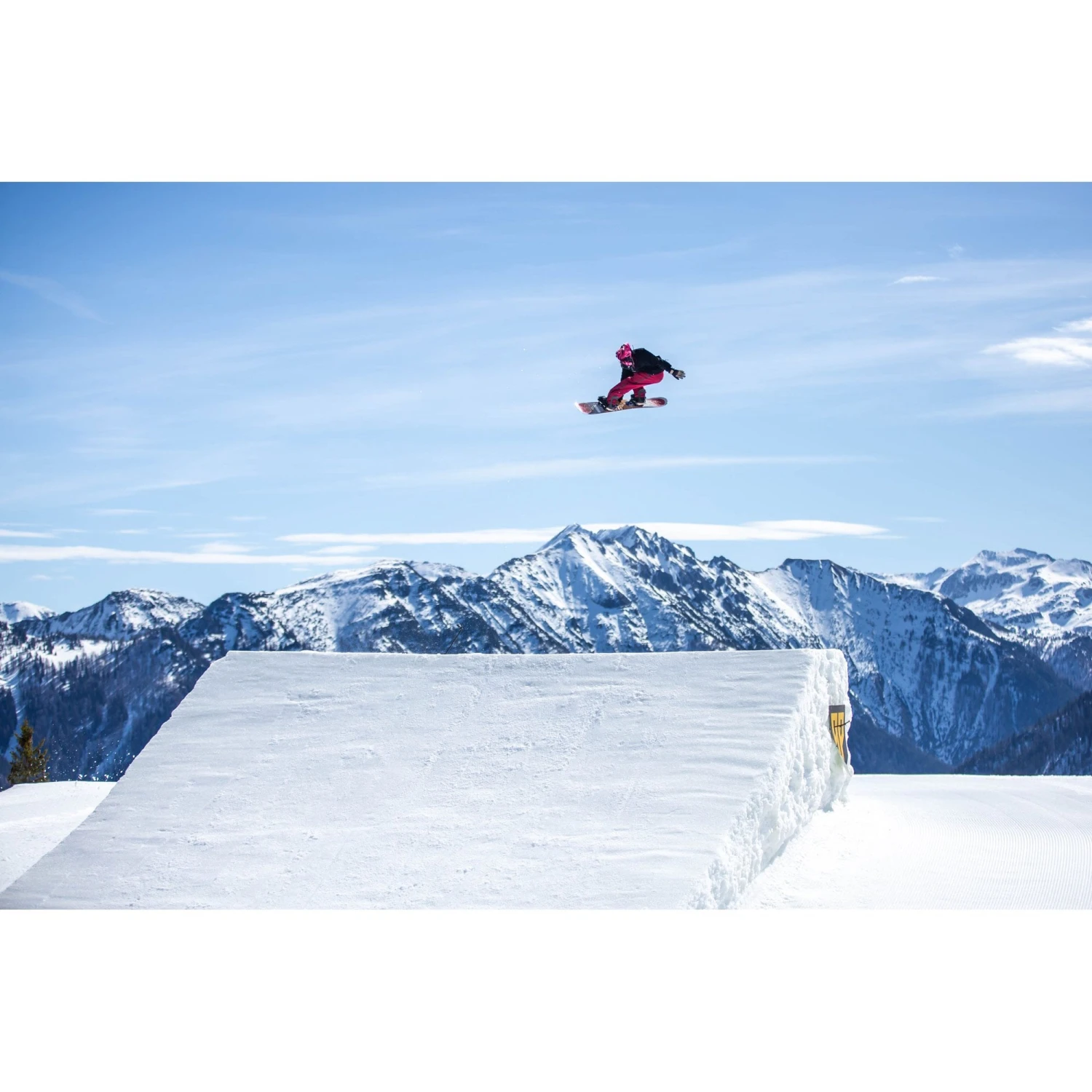 Bataleon Evil Twin Snowboard 2024 7 Bataleon Evil Twin Snowboard 2024 - Image 7