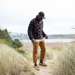 KAVU Teannaway -Ski Promotional Store teannaway p9271 38077 image